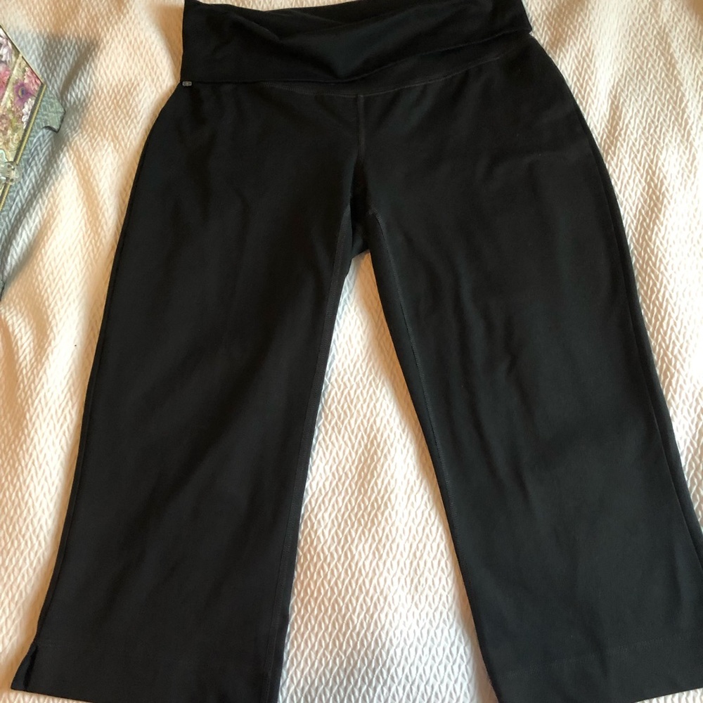 Lucy womens Black cropped cm pants sz m workout